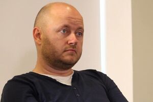 Кузьменко: Мы с Парнаса устали взирать, как испитые "братские" рожи лезут в Киев музоны лабать