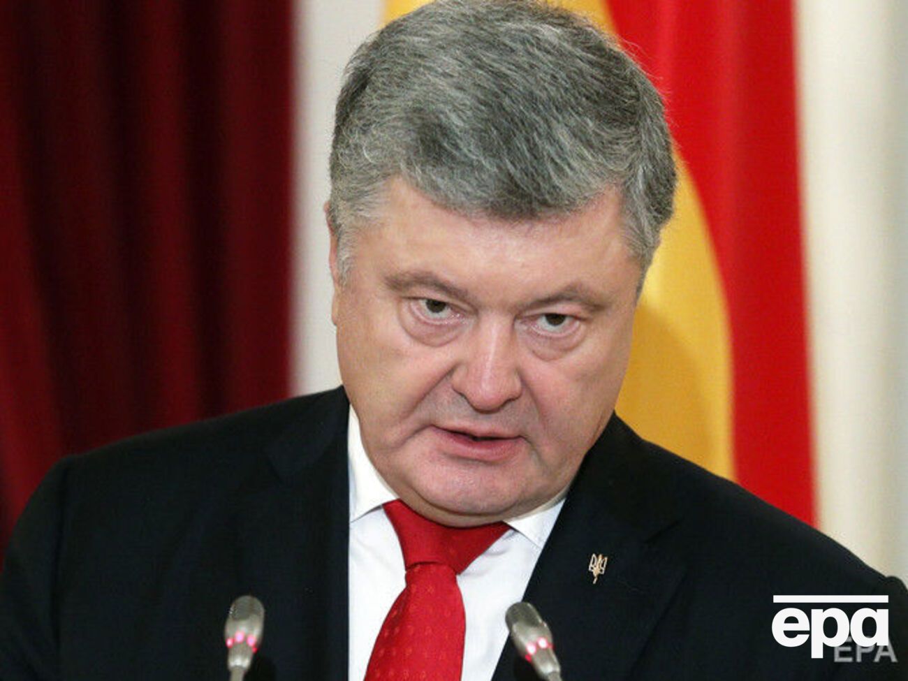 Порошенко призвал найти убийц Гандзюк