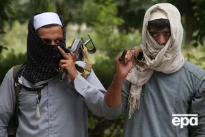 Бойовики руху "Талібан" захопили на базі зброю і транспорт