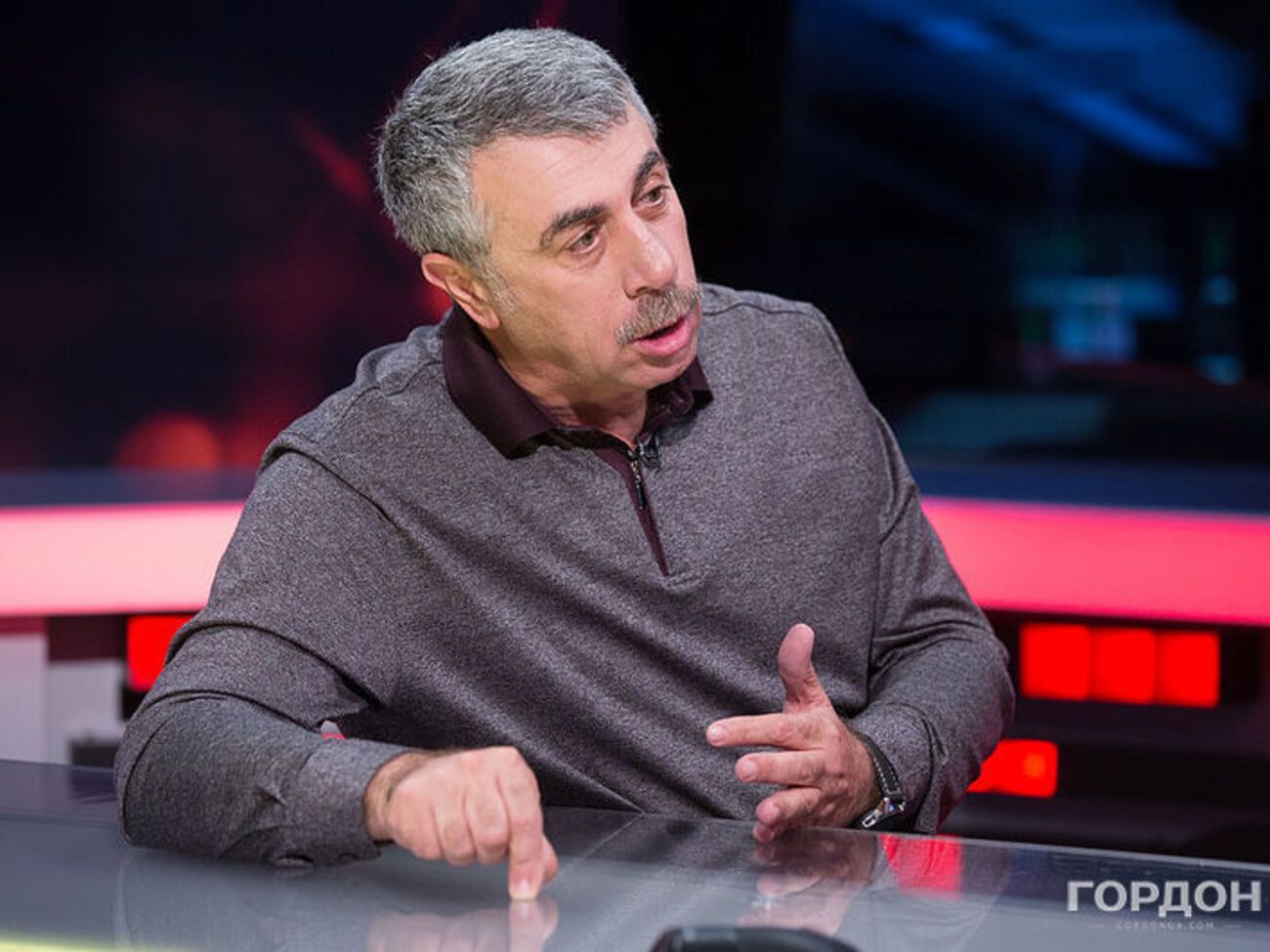 Комаровський: Коли лідери двох держав говорять під наглядом ще двох, їм важче домовитися