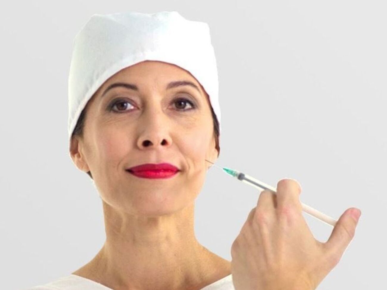 В ролике показали разные методы, которые применяются в пластической хирургии