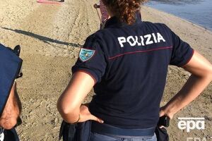 Заарештованих обвинувачують у перевищенні повноважень, адміністративних порушеннях і чиненні тиску