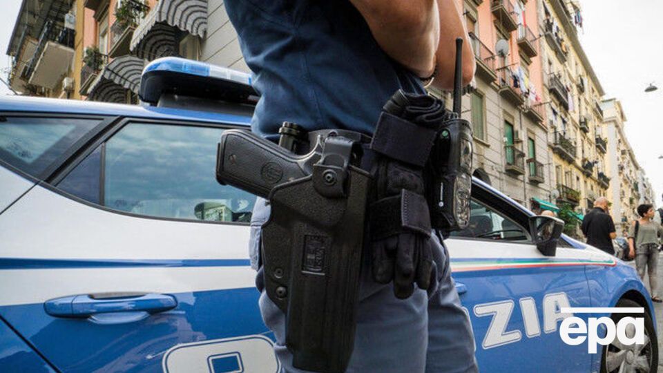 Полиция оцепила квартал, где находится захваченное почтовое отделение