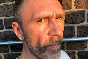 Шнуров: Російський секс, як російський бунт. Марний, безпощадний, Напівв'ялий він і ледачий. Хтось вийде, хтось сяде, нічого не змінивши