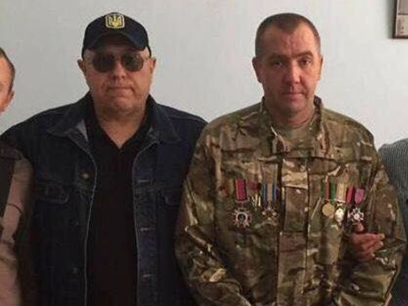 Павловский (слева) возглавлял организацию ветеранов добробатов, Торбин (справа) был с ним связан, утверждают журналисты