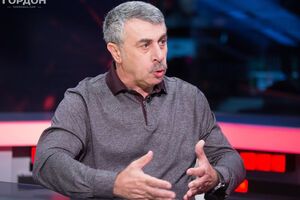 Комаровский отметил, что в Украине люди "блуждают без прописок куда хотят"
