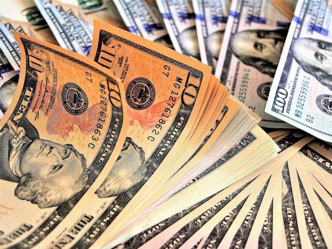 За месяц международные резервы Украины выросли на 0,6%