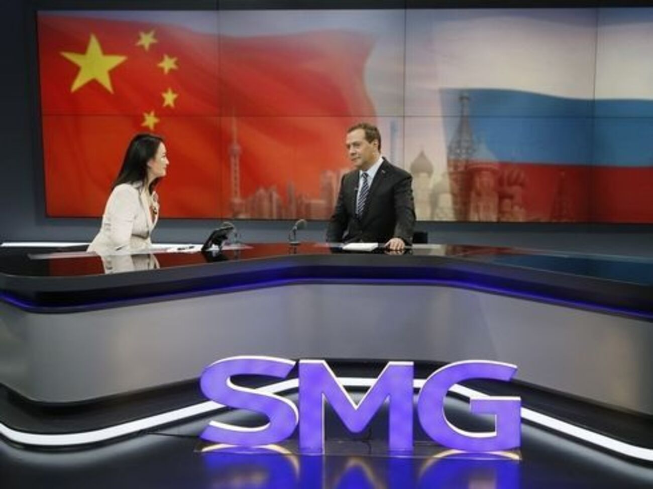 Медведєв сказав, що занадто високі ціни на нафту загрожують зупинкою розвитку економіки