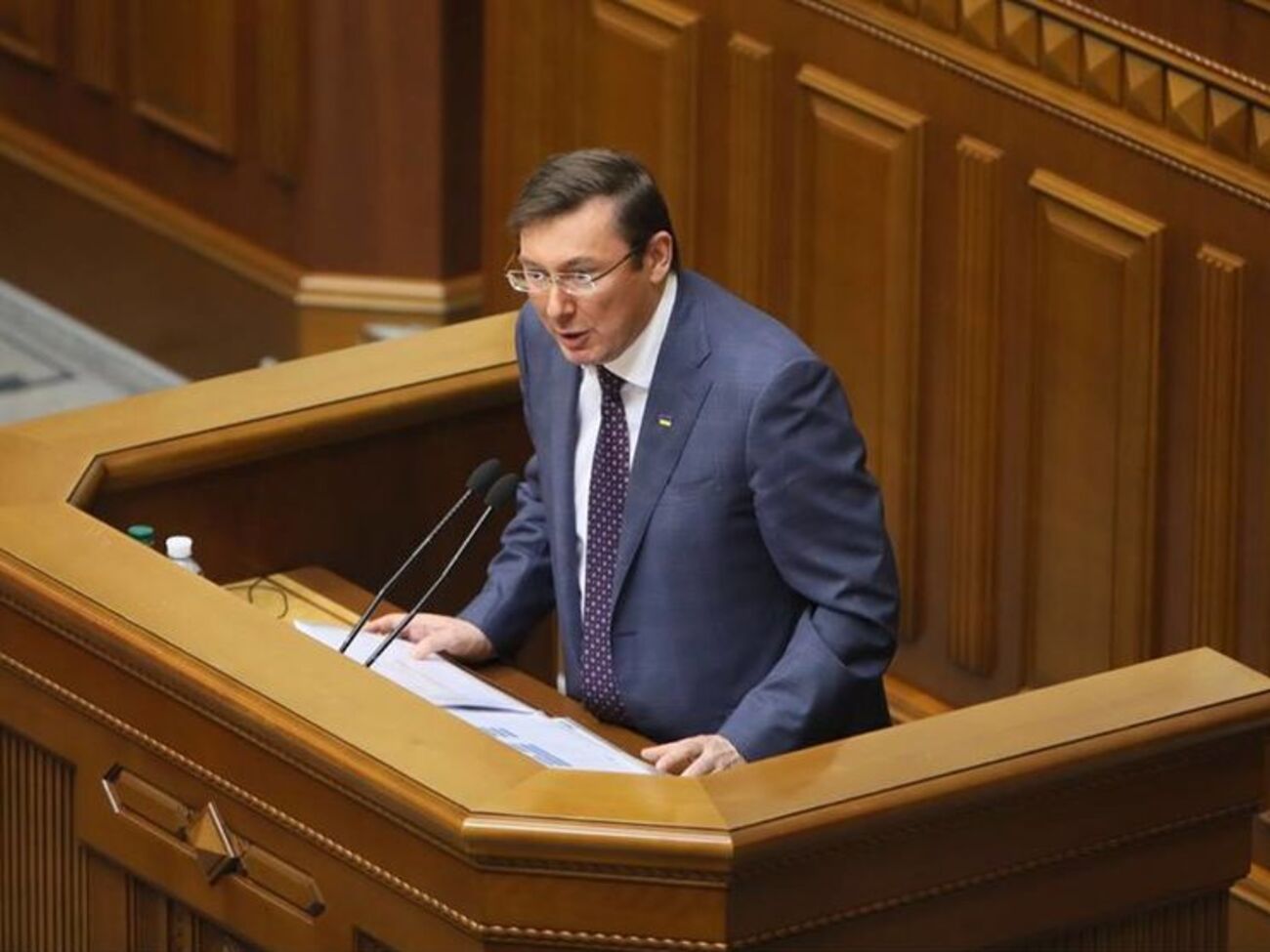 Сегодня Луценко заявил, что подает заявление об отставке