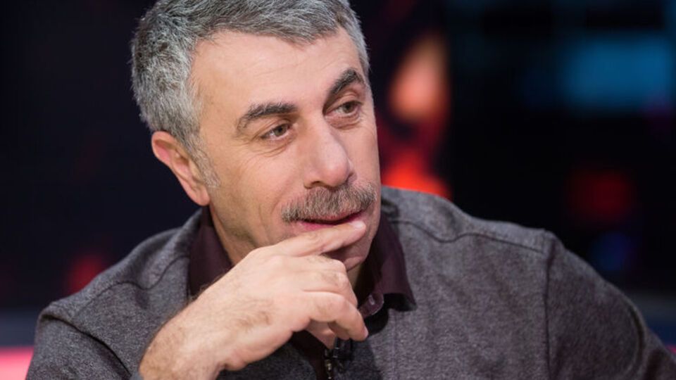 Комаровский заявил, что представители нынешней власти позволяют себе бить людей в прямом эфире