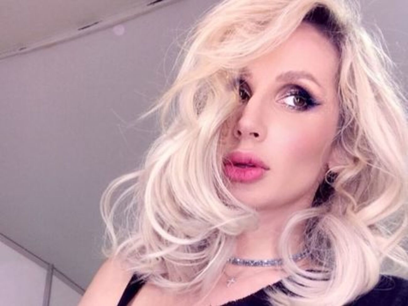Loboda:&nbsp;Сгораю вся дотла и к мысли без тебя я привыкаю
