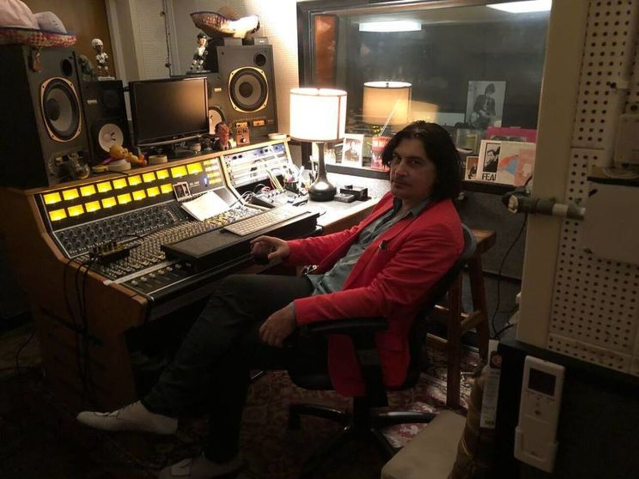 Влада Дебрянского обокрали