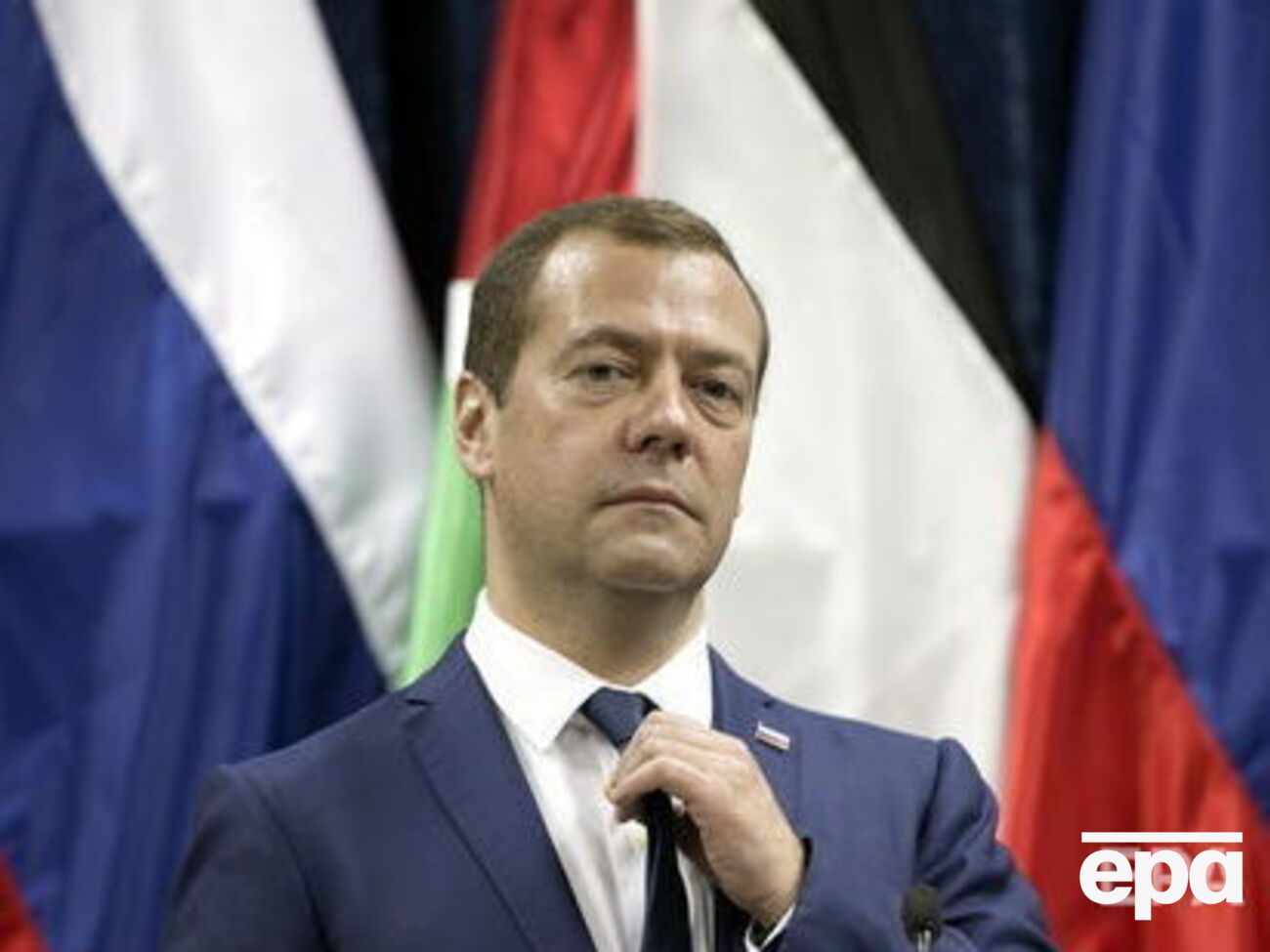 Медведев: Россия приспособилась к санкциям