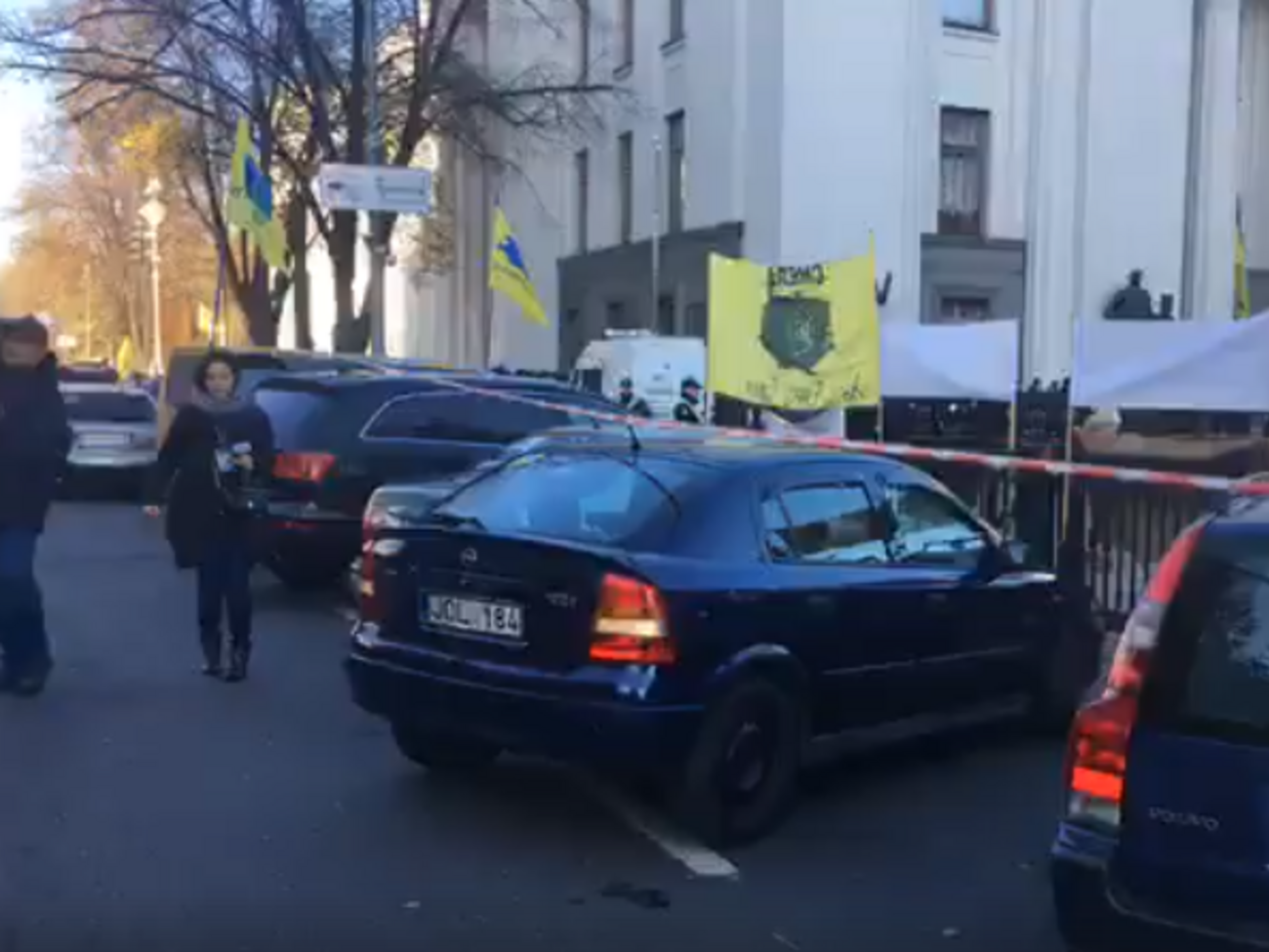 Водії автомобілів на єврономерах вимагають знизити акцизний збір під час розмитнення авто, ввезених в Україну