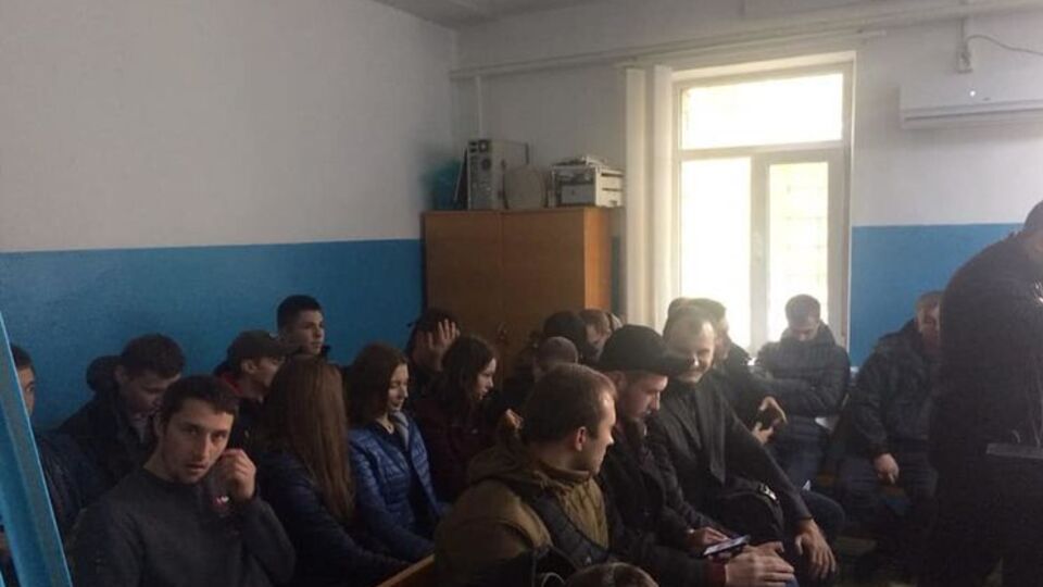 Раніше суд інкримінував Ісаєнку нелегальний продаж зброї і боєприпасів, а також продаж наркотиків