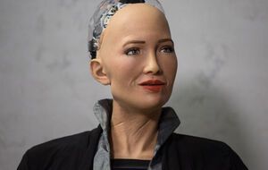 Робот Софія: Бог має бути в серцях. Але, можливо, це тільки втіха для людей перед лицем страждань