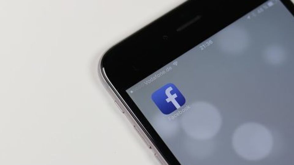 Facebook: Если вы случайно отправили ошибочное фото или недостоверную информацию, вы сможете легко исправить ситуацию