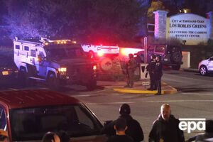 По данным полиции, в момент нападения в баре могли находиться несколько сотен человек