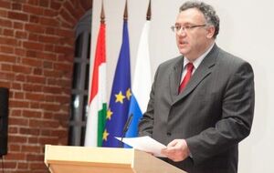 Ійдярто працював послом у РФ у 2010–2014 роках