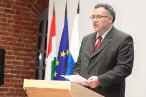 Ійдярто працював послом у РФ у 2010–2014 роках