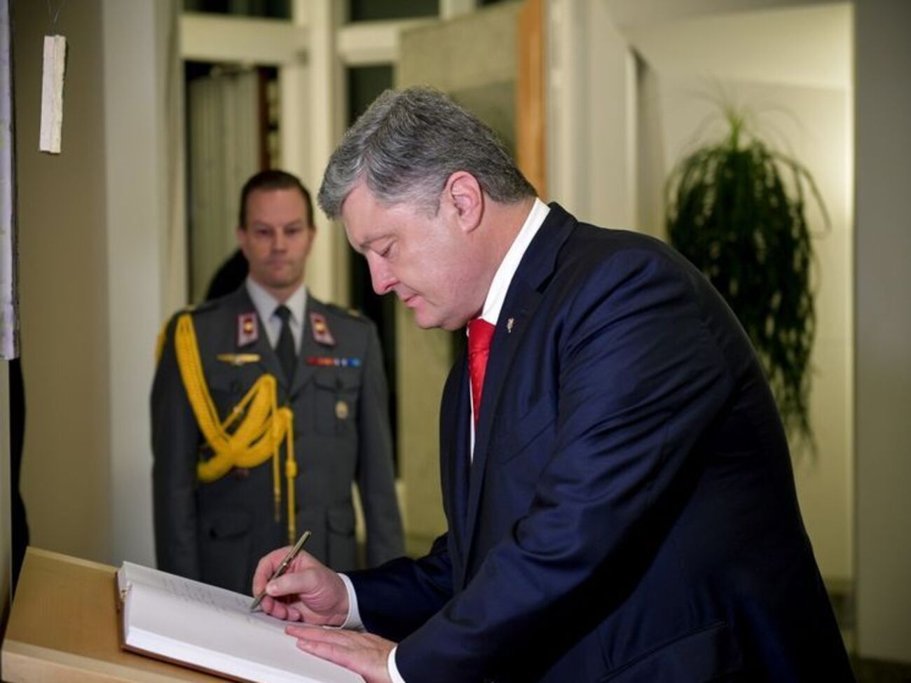 Порошенко: Ми зараз маємо велику увагу і велику допомогу з боку Європи