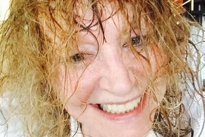 Пугачова: Поки іграшкові літачки, слава Богу. Далеко не полетять