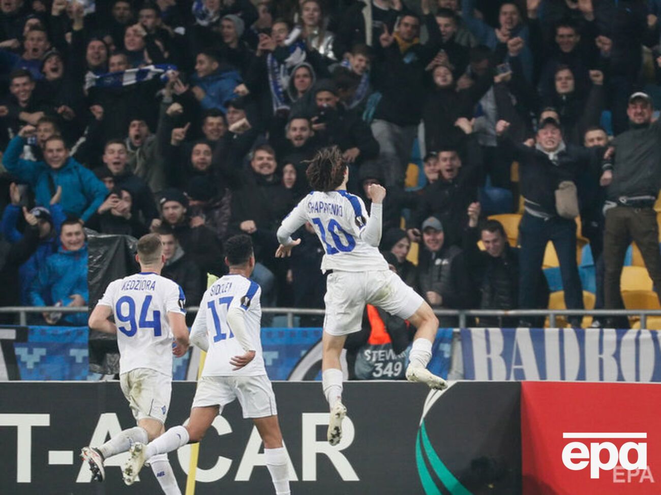 Шапаренко празднует третий гол в ворота "Ренна"