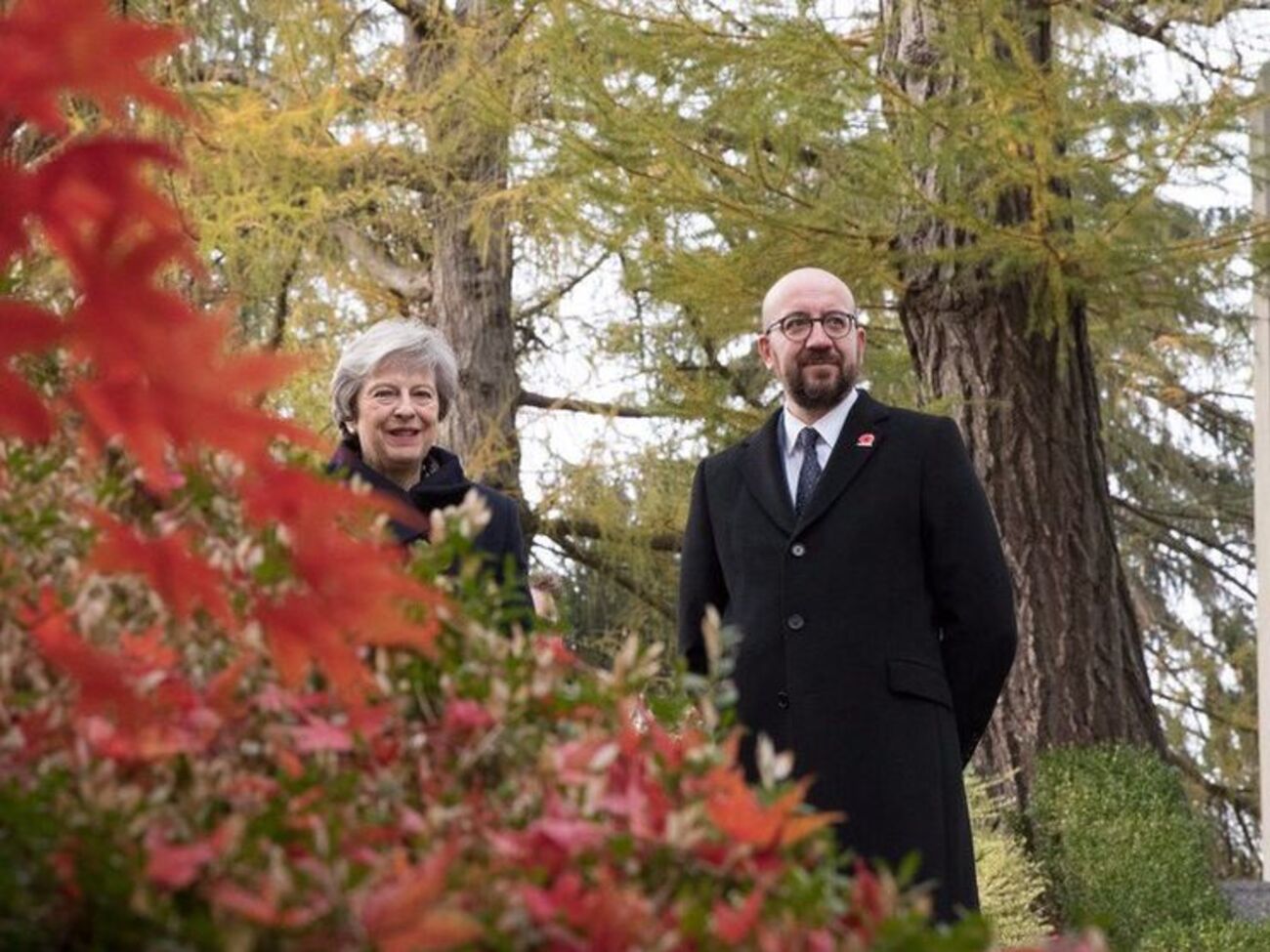 Мэй и Мишель побывали на военном кладбище