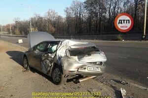 Лещенко зупинився на узбіччі, щоб подивитися на карту, коли в його машину на повному ходу врізався автомобіль DAF