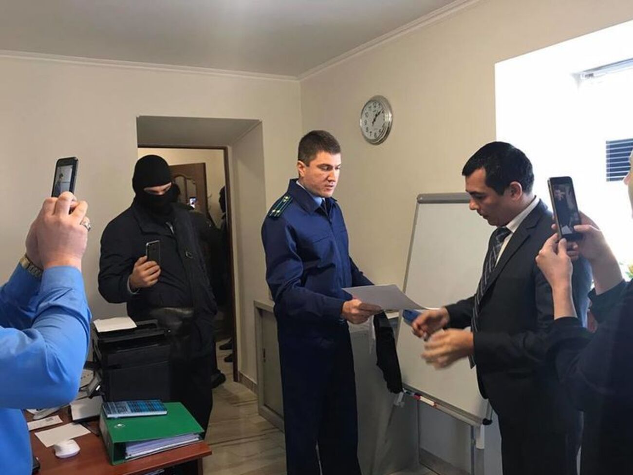 На днях предписание вручили адвокату Курбединову