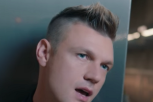 Дія ролика відбувається в метро