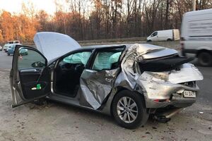 Машину Лещенко ударили сзади