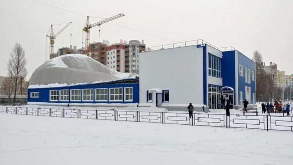 Жданов сообщил, что крыша спортивной школы обвалилась из-за снега