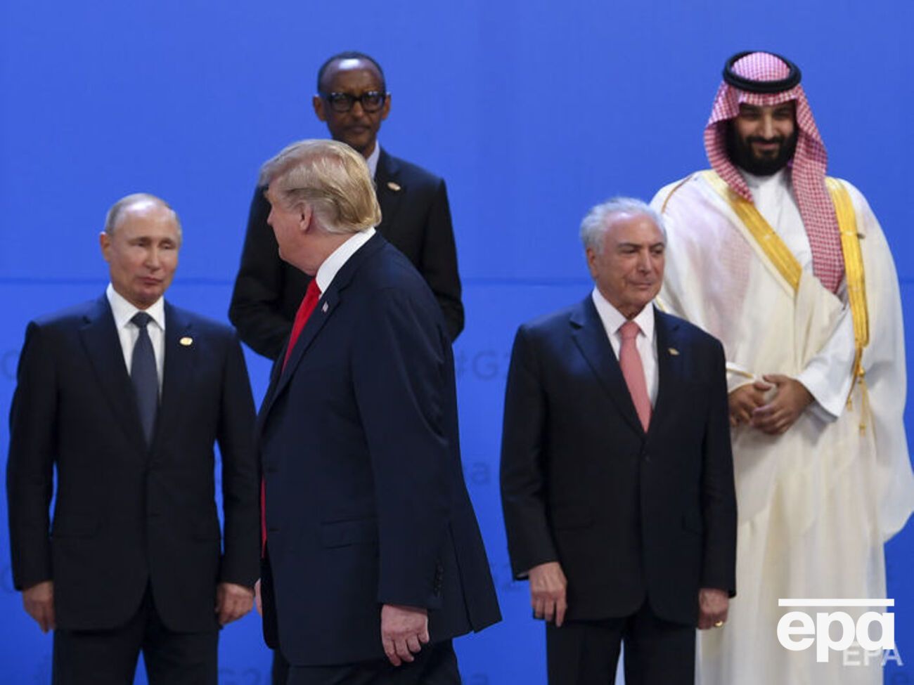 Путин и Трамп провели неформальный разговор на полях саммита в Аргентине