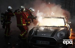 Макрон заявил, что участники беспорядков в Париже не хотят решить проблему, а хотят посеять хаос