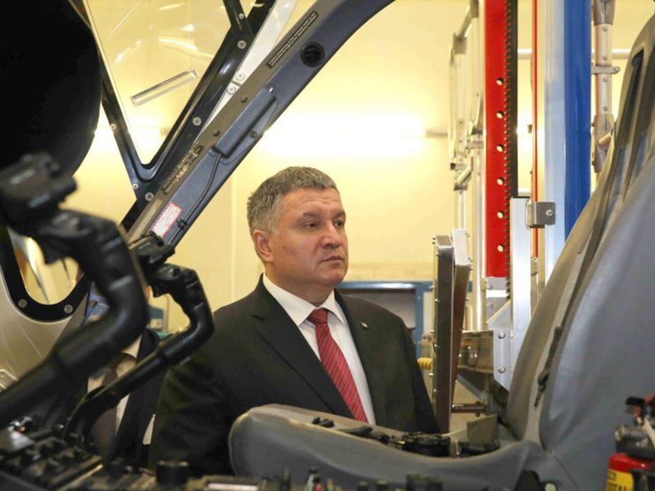 За словами Авакова, вертольоти передадуть Державній службі України з надзвичайних ситуацій, прикордонникам, поліції і Нацгвардії