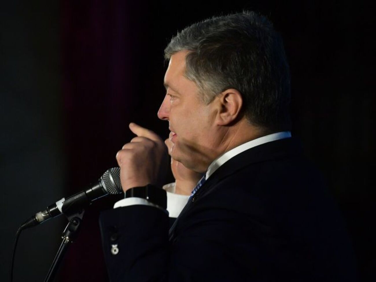 Порошенко подякував ЄС за рішення ввести нові санкції проти причетних до псевдовиборів на Донбасі