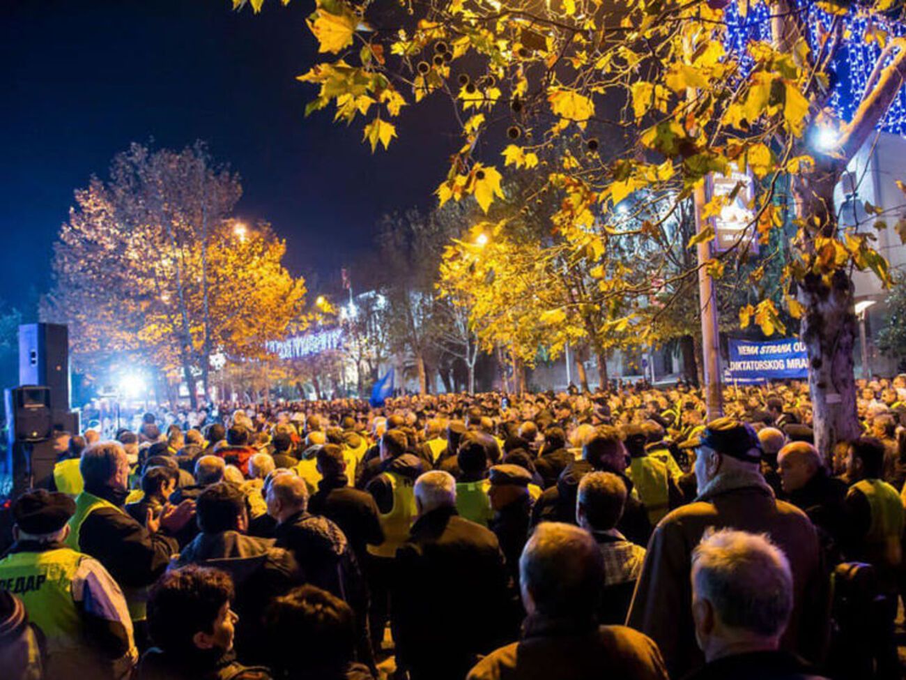 Чорногорська опозиція мітингувала в жовтих жилетах