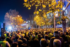 Черногорская оппозиция митинговала в желтых жилетах