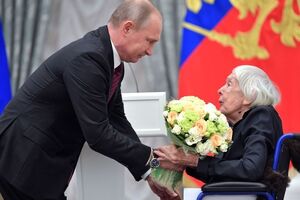 Путін вручав Алексєєвій премію за правозахисну діяльність