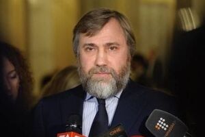 Вадим Новинський: Уже сьогодні надійшла звістка про те, що протоієрею Рівненської єпархії УПЦ Віктору Земляному правоохоронці мали намір вручити підозру "за зраду Батьківщини", що саме собою нонсенс