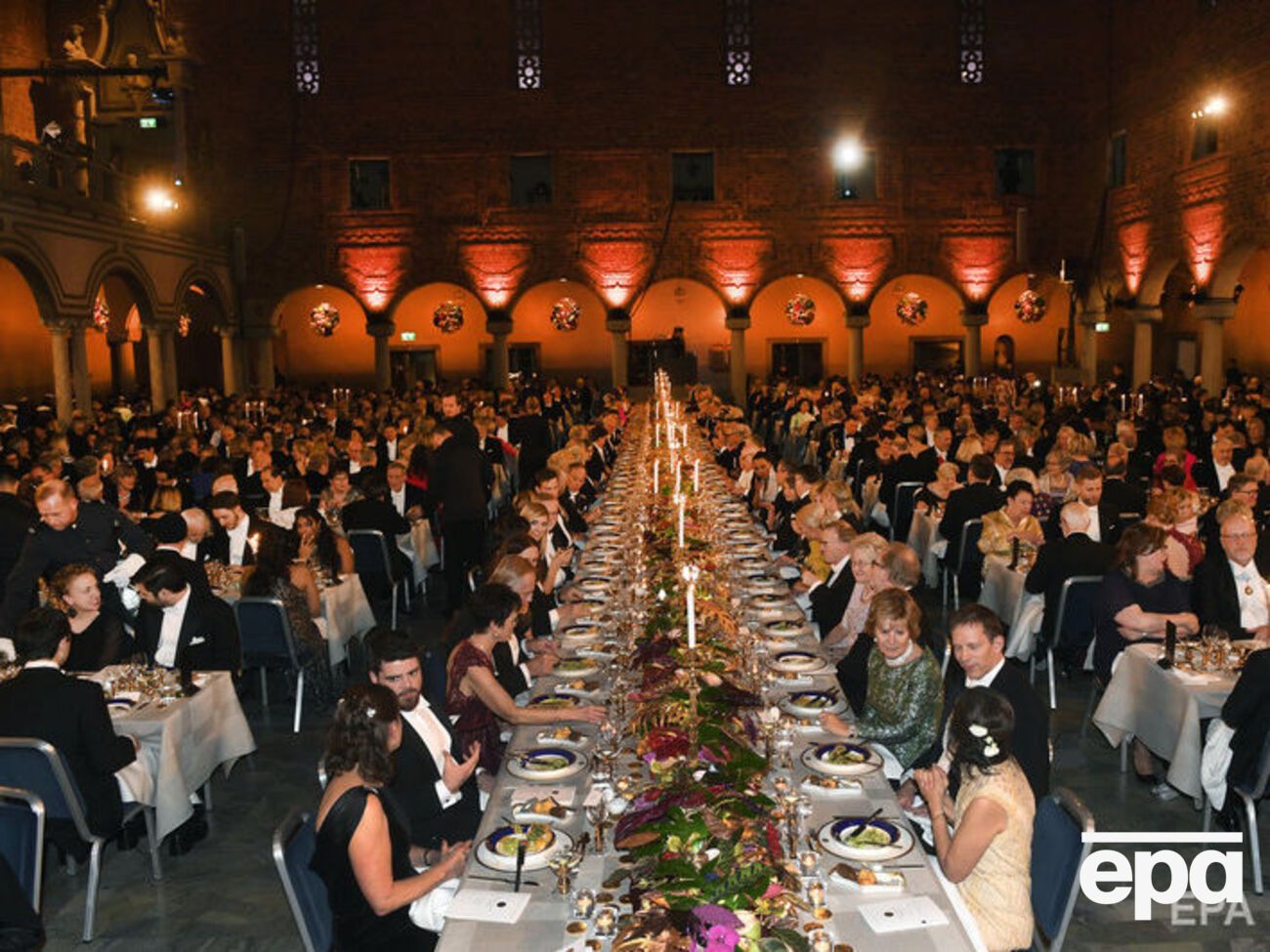 У Стокгольмі та Осло відбулися церемонії вручення Нобелівських премій. Фоторепортаж