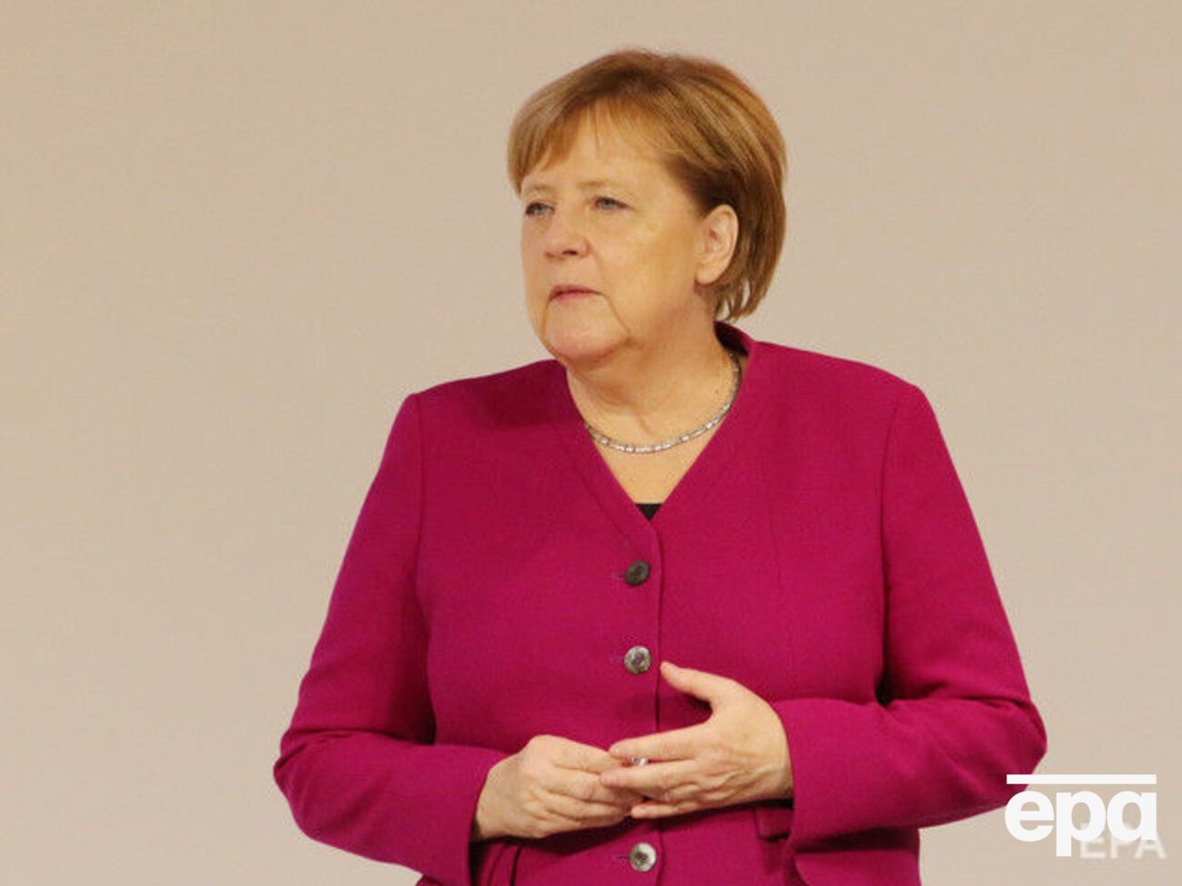 Меркель підкреслила необхідність безперешкодного проходу суден через Керченську протоку