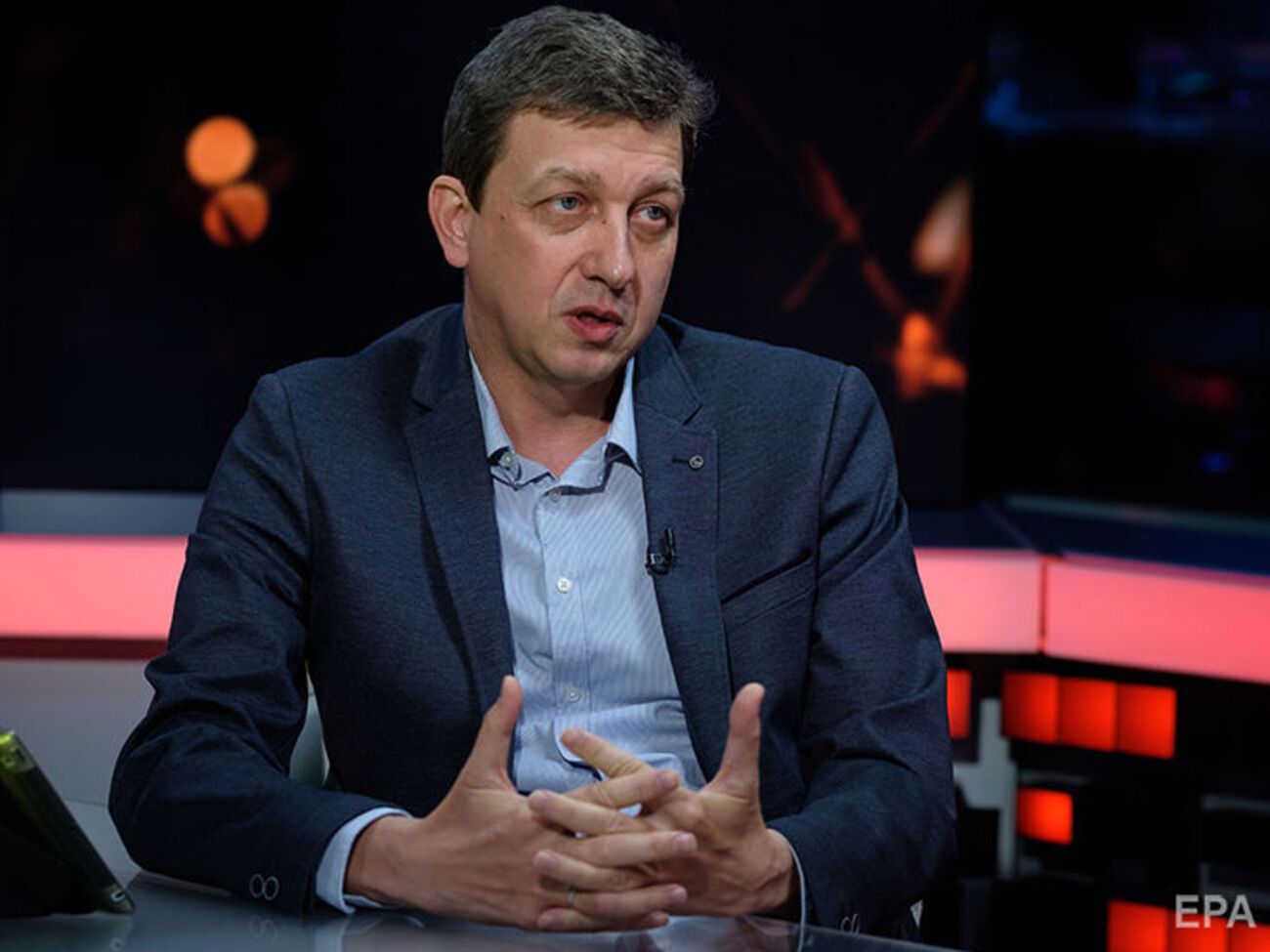 Олесь Доний:&nbsp;У нас не только януковичи и порошенки стремились во власть. Тысячи украинцев мечтают туда попасть&nbsp;с той же целью &ndash; личное обогащение. Это серьезная болезнь общества, и мы ее не вылечим, только сменив президента