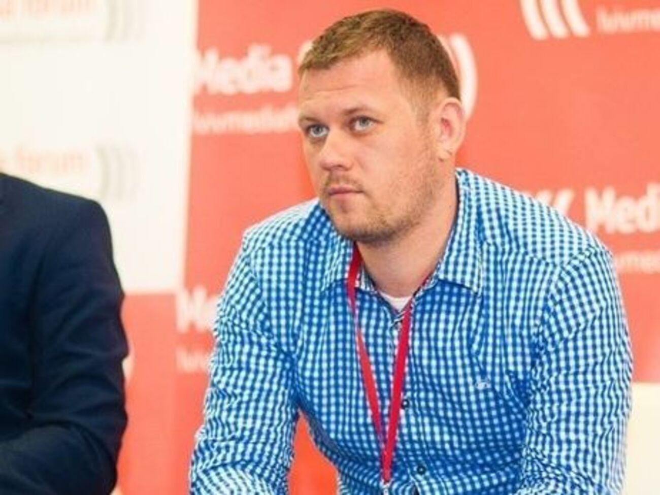 "Донбаські патріоти" насміхалися із заробітчан із Західної України, що ті їздять у поляків картоплю копати. А самі тепер на заробітках в Абхазії