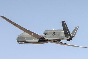 Стратегічний розвідувальний безпілотний літальний апарат RQ-4B-30 Global вилетів з авіабази Сігонела в Італії