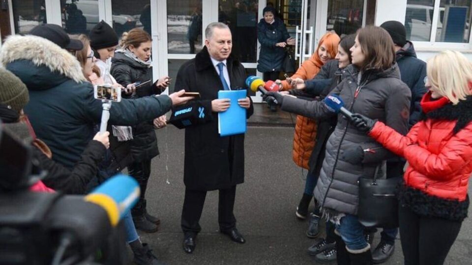 Борис Колесников: Один из лидеров оппозиции пишет заявление действующей власти (с которой воюет) на своих коллег по оппозиции, чтобы сорвать съезд оппозиционной партии. Это нонсенс
