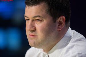 Кабмін має намір оскаржити повернення Насірова у ДФС