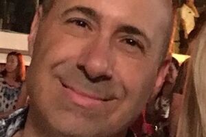 Сценарист умер в 52 года