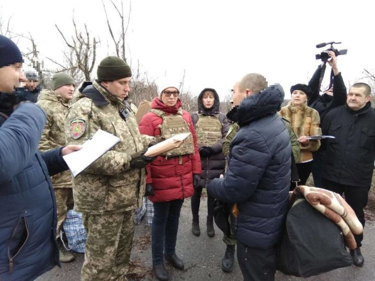 Денисова: Представители оккупационной администрации на временно оккупированных территориях в Луганской области передали нам 42 человека